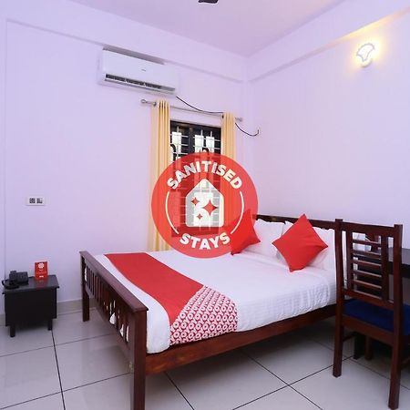Oyo 26697 United Residency Kazhakuttam Exterior foto